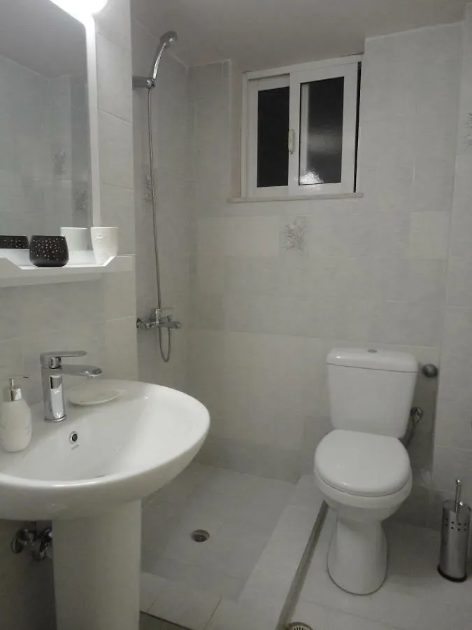 Yialos Apartments Livathos